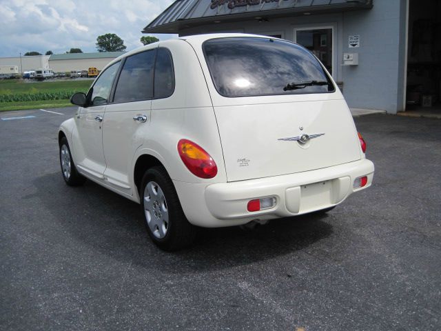 Chrysler PT Cruiser 2004 photo 1