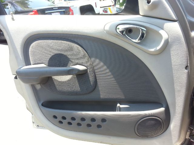 Chrysler PT Cruiser 2004 photo 1