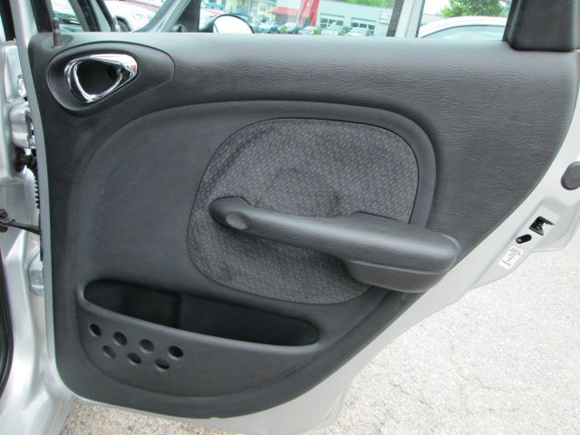 Chrysler PT Cruiser 2005 photo 8