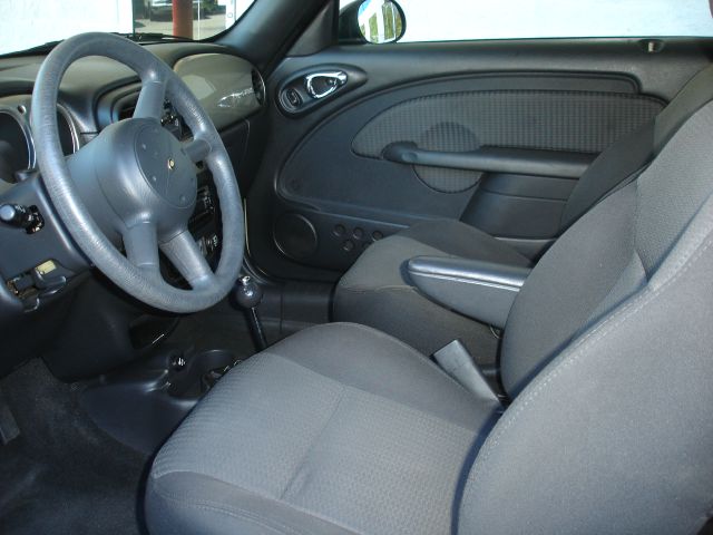 Chrysler PT Cruiser 2005 photo 2