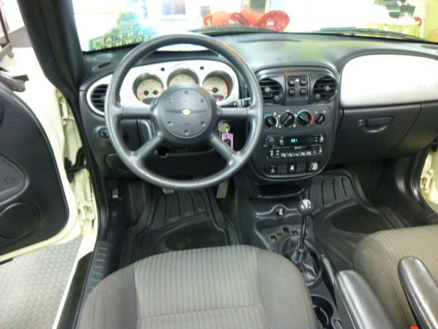 Chrysler PT Cruiser 2005 photo 17