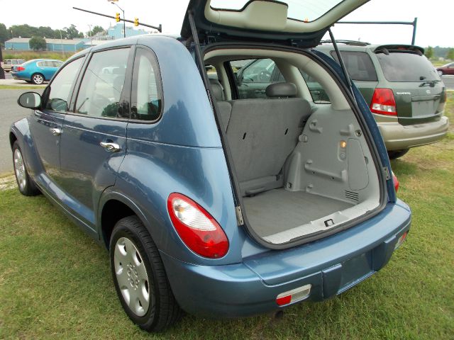 Chrysler PT Cruiser Base SUV