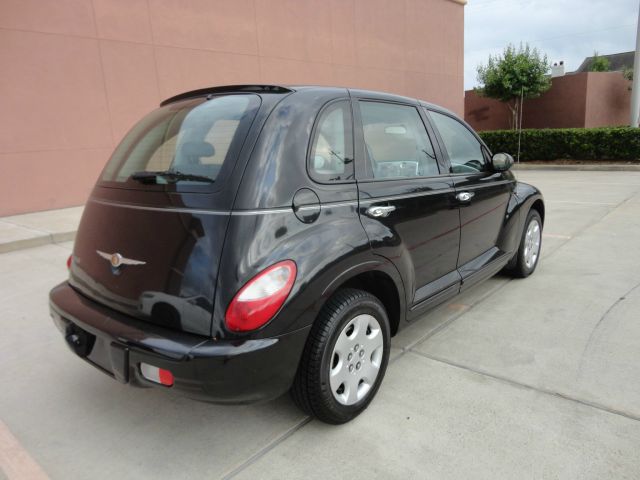 Chrysler PT Cruiser Base SUV