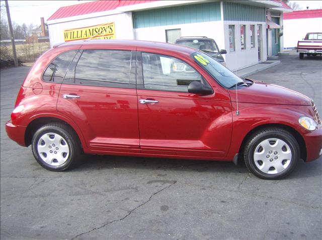 Chrysler PT Cruiser Base Sport Utility