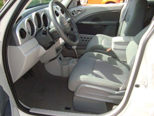 Chrysler PT Cruiser 2009 photo 2