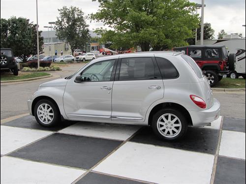 Chrysler PT Cruiser 2010 photo 2