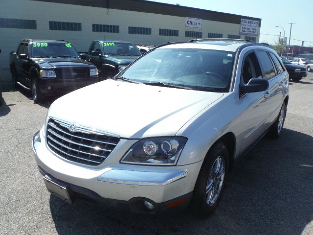 Chrysler Pacifica 2004 photo 2