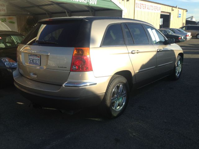 Chrysler Pacifica 2004 photo 2