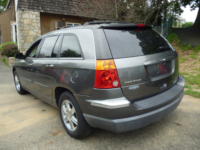 Chrysler Pacifica 2004 photo 2