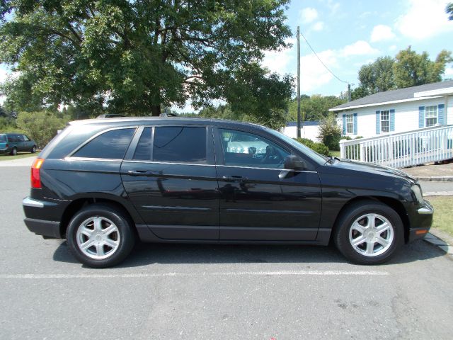 Chrysler Pacifica 2004 photo 2