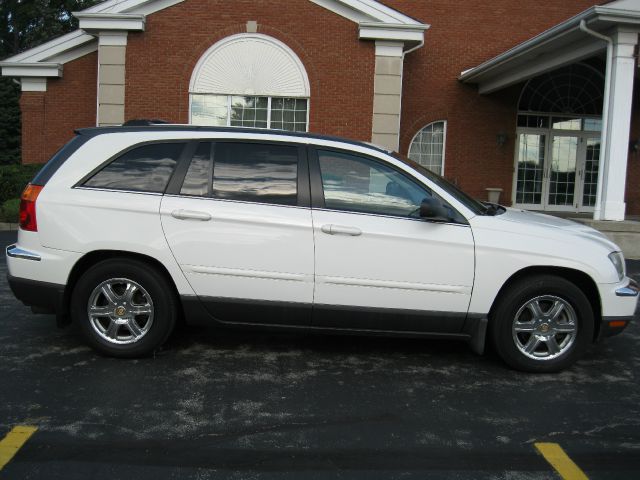 Chrysler Pacifica 2004 photo 2