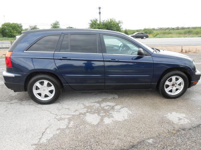 Chrysler Pacifica 2004 photo 2