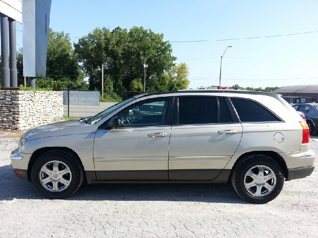 Chrysler Pacifica 2004 photo 2