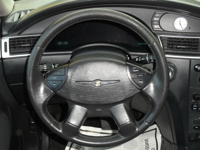 Chrysler Pacifica 2004 photo 2