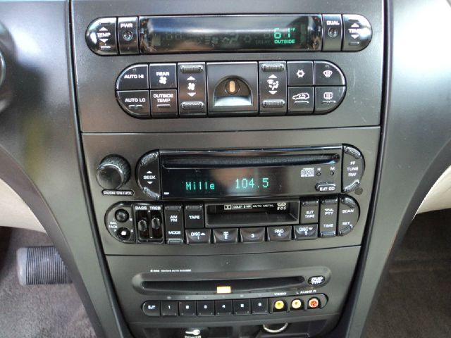 Chrysler Pacifica 2004 photo 3