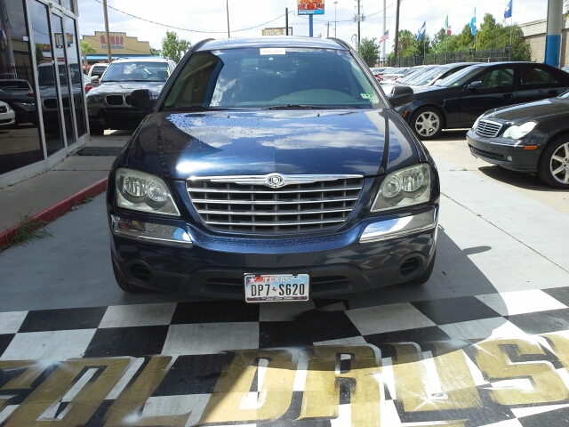 Chrysler Pacifica 2005 photo 2