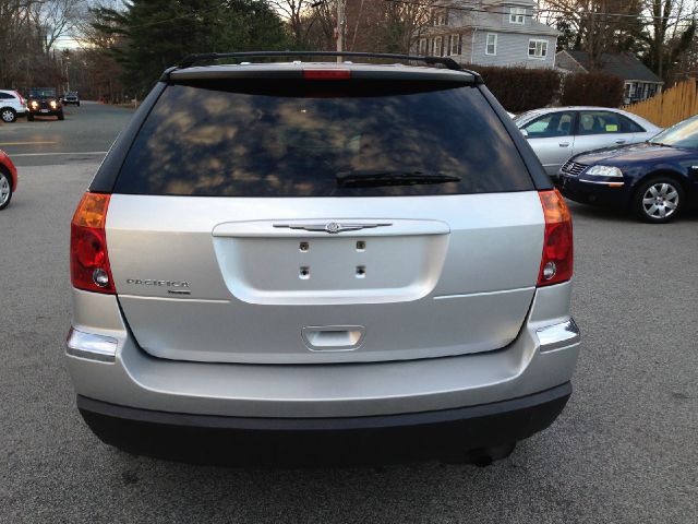 Chrysler Pacifica 2005 photo 2