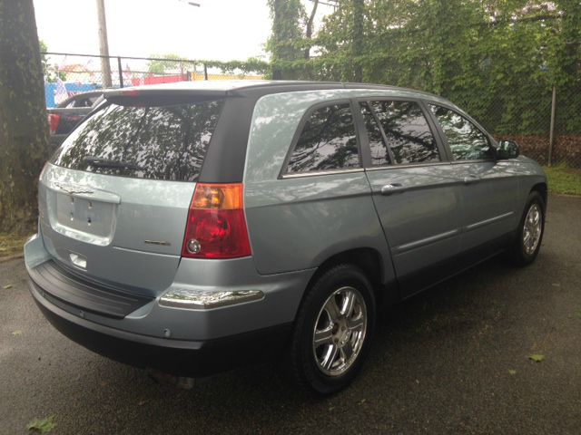 Chrysler Pacifica 2005 photo 2