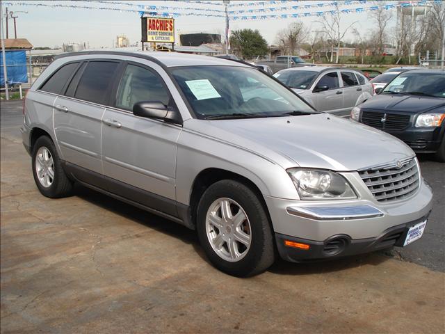 Chrysler Pacifica 2005 photo 2