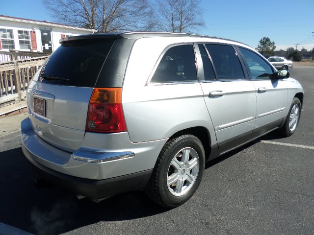 Chrysler Pacifica 2005 photo 2