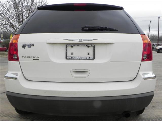 Chrysler Pacifica 2005 photo 3