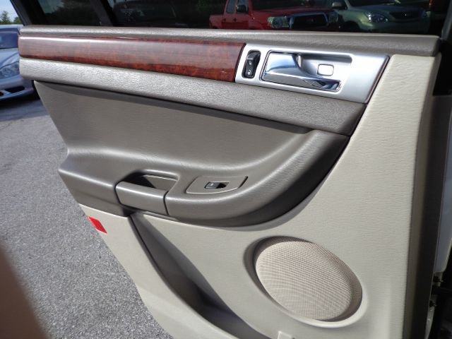 Chrysler Pacifica 2005 photo 18