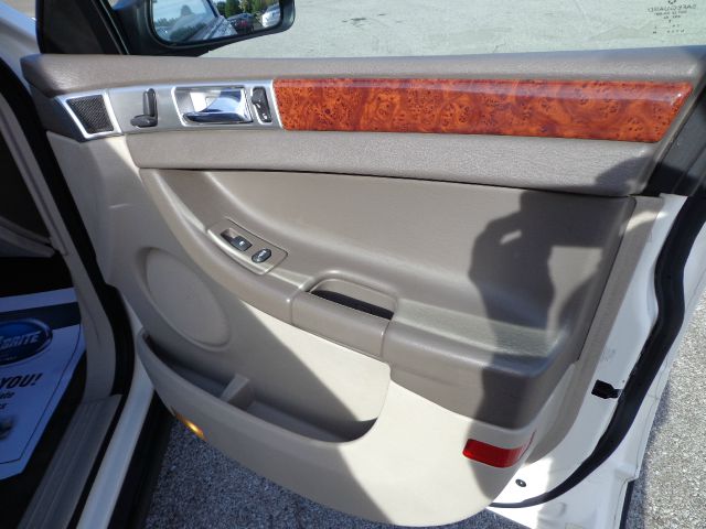 Chrysler Pacifica 2005 photo 2