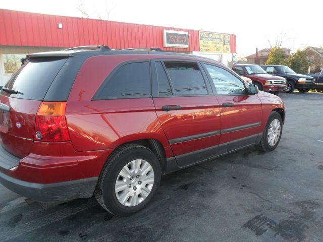 Chrysler Pacifica 2005 photo 2