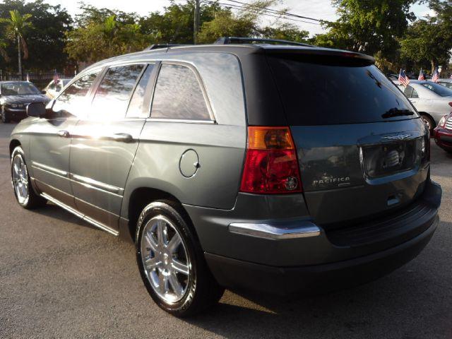 Chrysler Pacifica 2005 photo 2