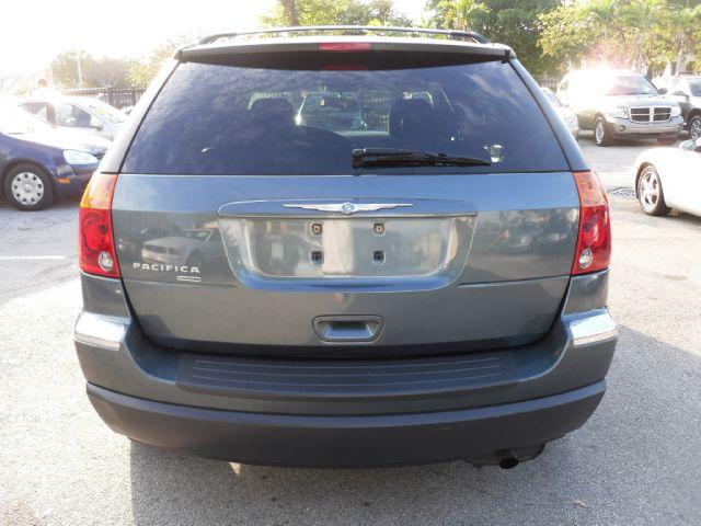 Chrysler Pacifica 2005 photo 3