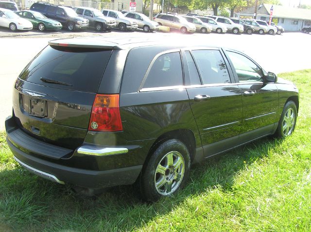 Chrysler Pacifica 2005 photo 2