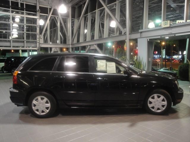 Chrysler Pacifica 2005 photo 3