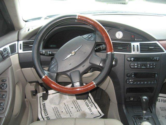 Chrysler Pacifica 2005 photo 2