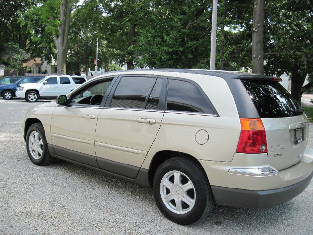 Chrysler Pacifica 2005 photo 2