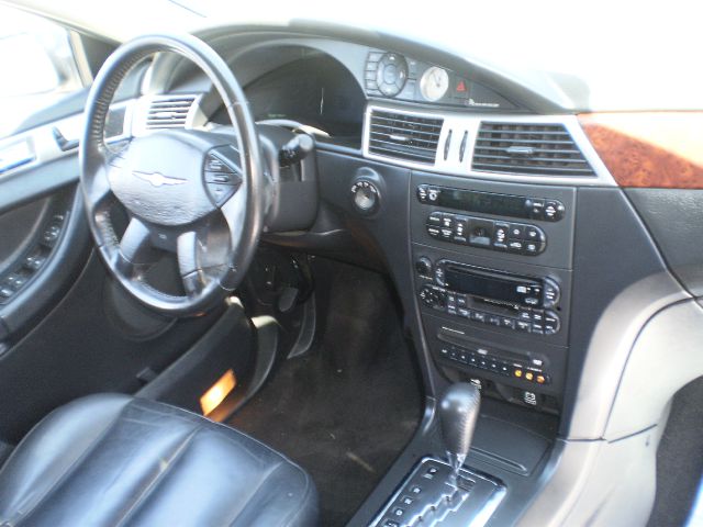 Chrysler Pacifica 2005 photo 2