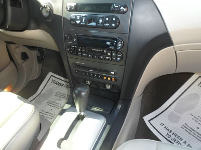 Chrysler Pacifica 2005 photo 2