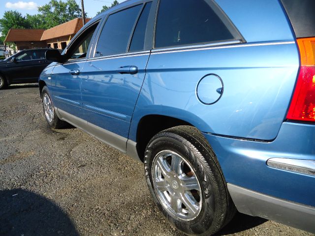 Chrysler Pacifica 2005 photo 2