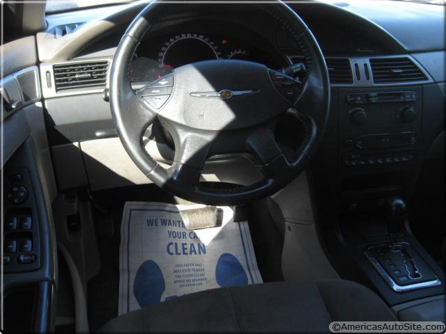 Chrysler Pacifica 2005 photo 2