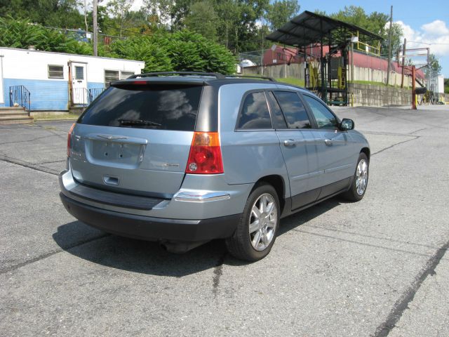 Chrysler Pacifica 2005 photo 2