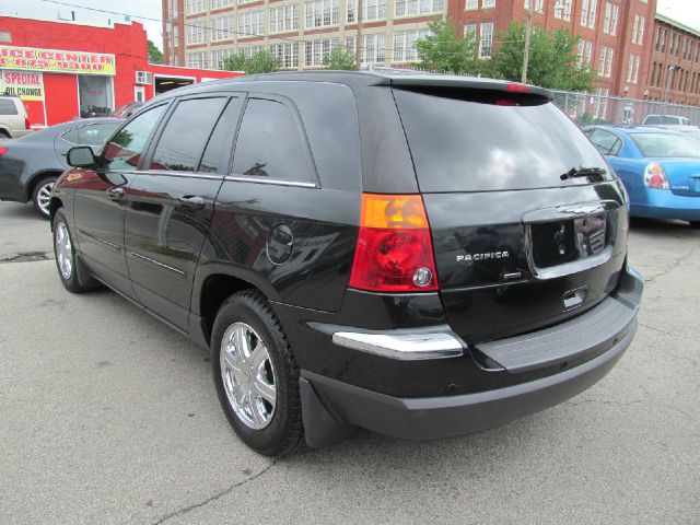 Chrysler Pacifica 2005 photo 2