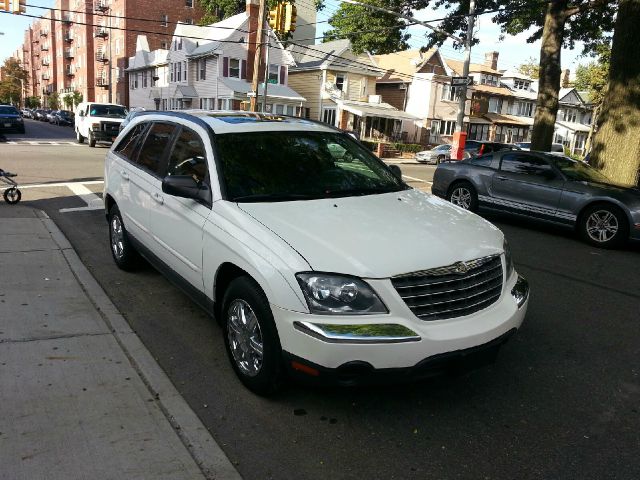 Chrysler Pacifica 2005 photo 2