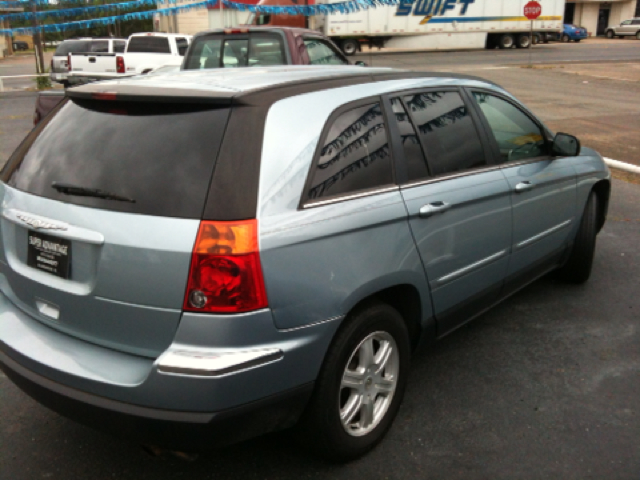 Chrysler Pacifica 2005 photo 2