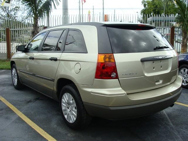 Chrysler Pacifica 2005 photo 2