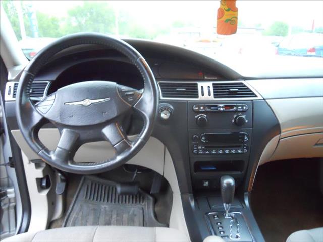 Chrysler Pacifica 2005 photo 2