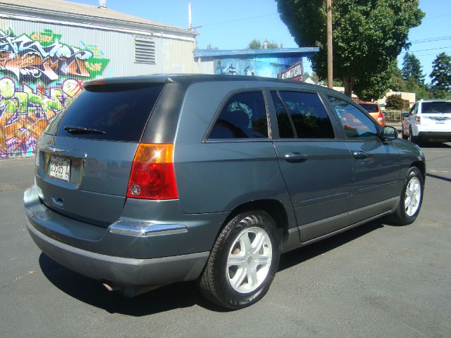 Chrysler Pacifica 2005 photo 2