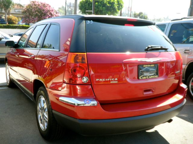 Chrysler Pacifica 2005 photo 2