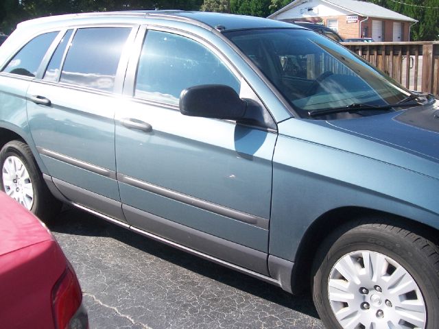 Chrysler Pacifica 2006 photo 2