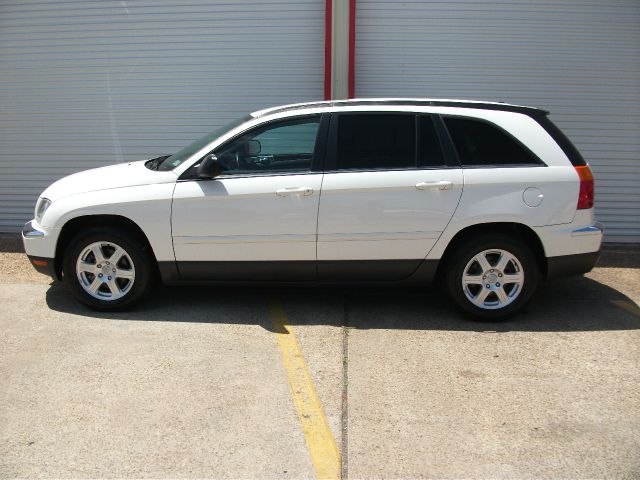 Chrysler Pacifica 2006 photo 2