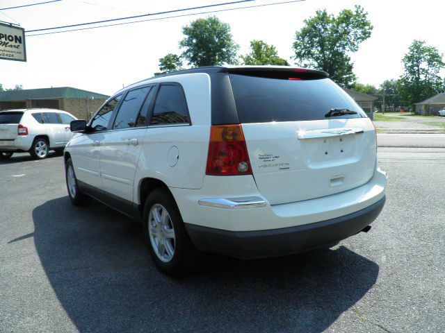 Chrysler Pacifica 2006 photo 2