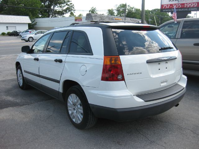 Chrysler Pacifica 2006 photo 2